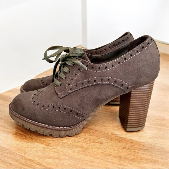 Sophie17 Olive Suede Lace-Up Chunky Heel Oxford Booties, Sz 8 - Picture 2 of 5